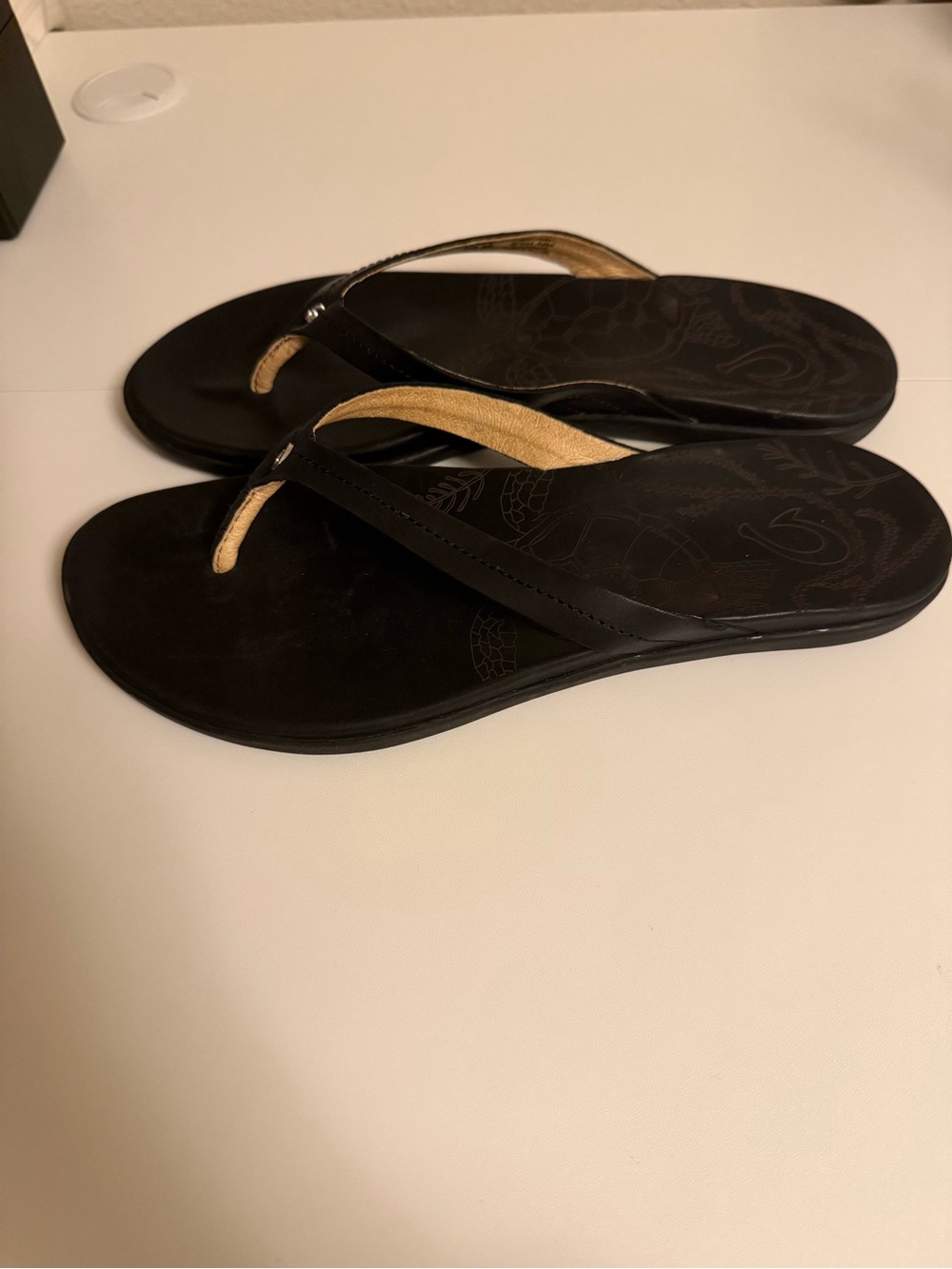 Olukai Honu Flip Flop black leather sandal slide in thong slippers 9 40 - Picture 7 of 10